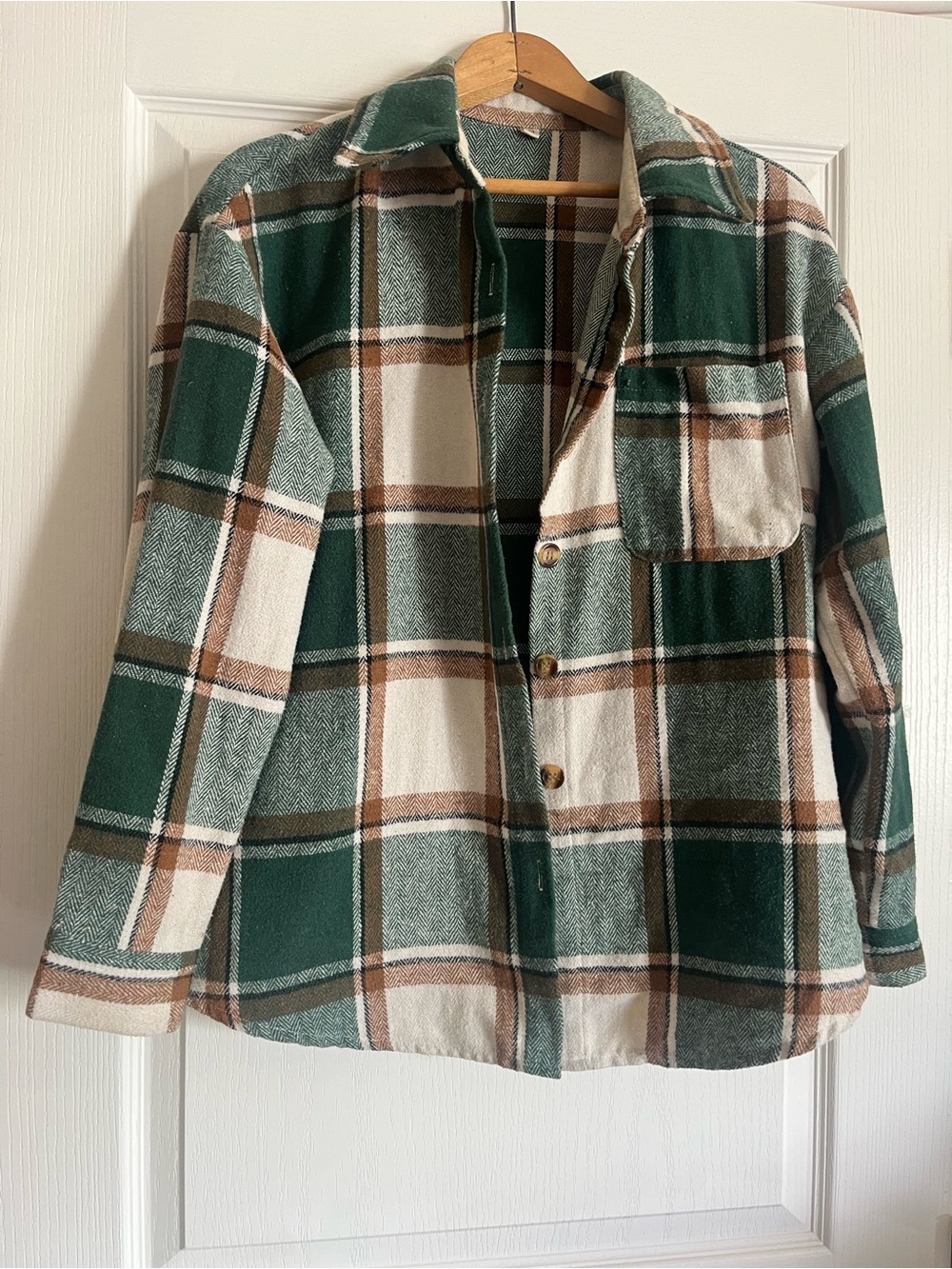 Women’s Green Plaid Button-Front Shacket